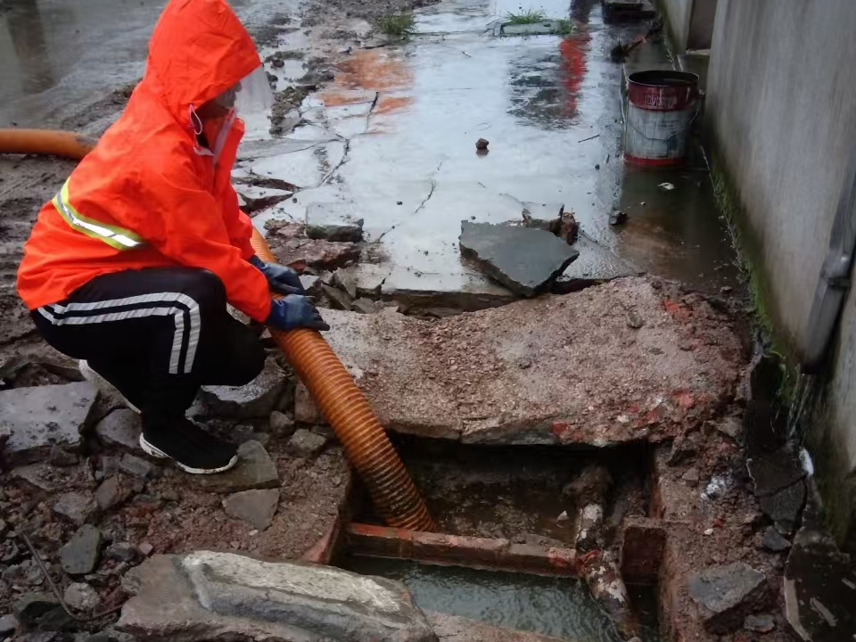 虞城专业清理污水池 炜誉市政以规范流程守护城市 “肠道”